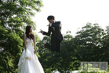 《我们结婚了》人气夫妇婚纱照大比拼 宋茜尼