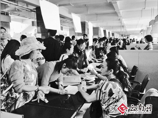 昆明招聘会_昆明 春风行动 招聘会为农名工提供2万余岗位(2)