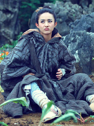 《花千骨》41、42集:小骨一力承担盗神器之罪