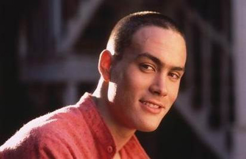 郑仁雅跳伞意外坠亡 盘点意外死亡的明星