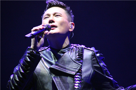 张信哲还爱 光年演唱会济南开唱