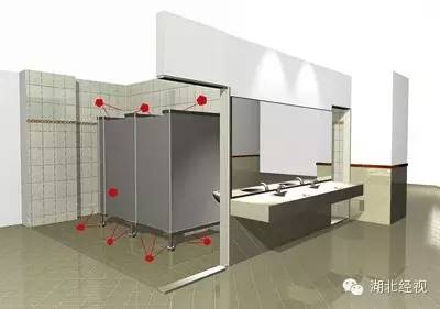 女生洗澡时发现窗台有包烟,仔细一看,惊出一身