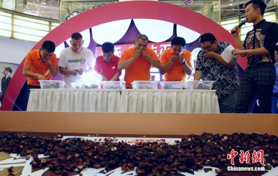 京城 吃货 山竹挑战赛 大胃王 挑战10分钟818颗