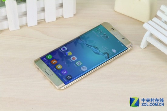 Galaxy S6 edge+ǰS6 edge5.1ӢĻ5.7Ӣ磬ɲԵƣֱʱ2560x1440ز䡣Note 5ͬExynos 7420A572.1GHzA63С1.5GHz+4GB LPDDR4ڴһ3000mAhĵء