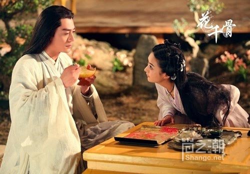 面對一個那麼可愛的人,怎麼會不動情!你那溫暖的目光已出賣你了!