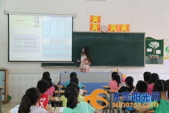 大朗:1400多名在校大学生完成暑期社会实践