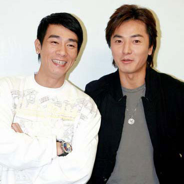 好基友七夕也虐单身狗 韩庚金希澈激吻十指紧