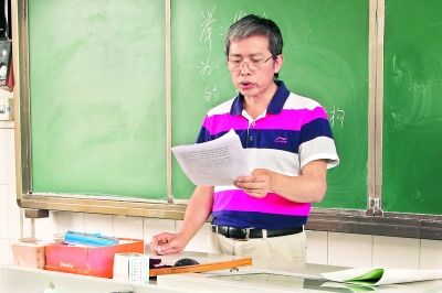 30年教龄语文老师逼自己不重复 教案每年都当