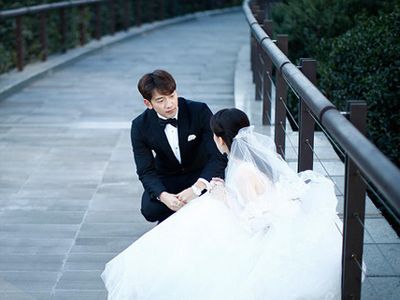 《克拉恋人》61-62集剧情介绍 雷奕明为了米朵和萧亮大打出手