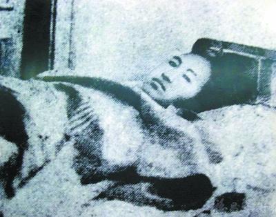 一曼被捕后越狱失败 被敌人烙铁烫灌汽油施电刑