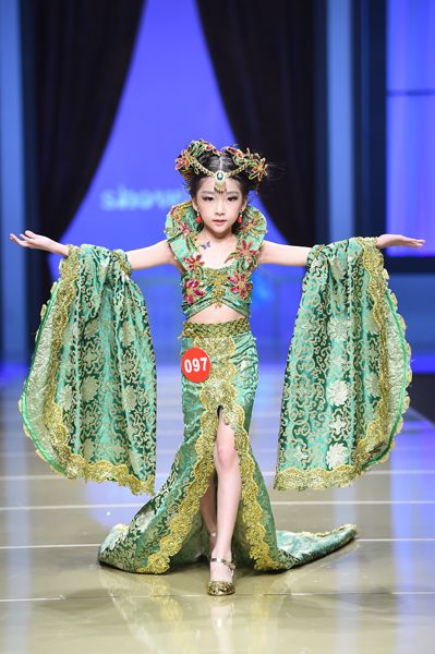 Showkids2015首席少儿模特大赛夏季赛圆满落