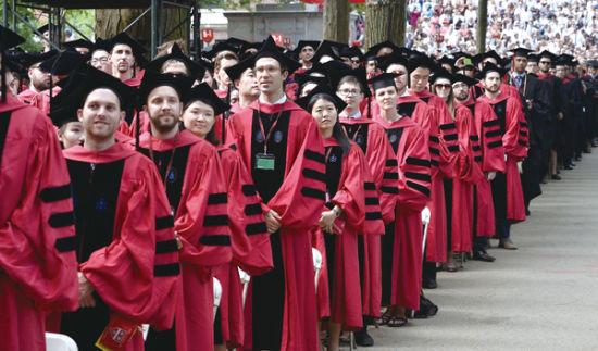 哈佛在华招生翻倍美大学被中国留学生“攻陷”