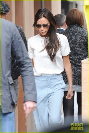 汉姆全家庆儿子考试合格 离婚传言不攻自破--湖