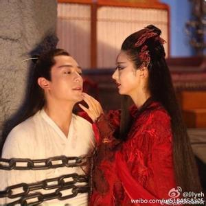 花千骨大结局妖神出世囚禁白子画 小骨落泪杀