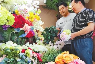 社旗县郝寨镇整村推进 把村民推上致富路