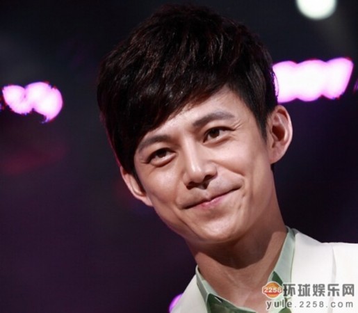 黄晓明Angelababy几乎一样高 明星真实身高揭