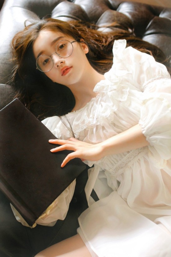 中戏18岁校花扮女版哈利波特 海量写真曝光