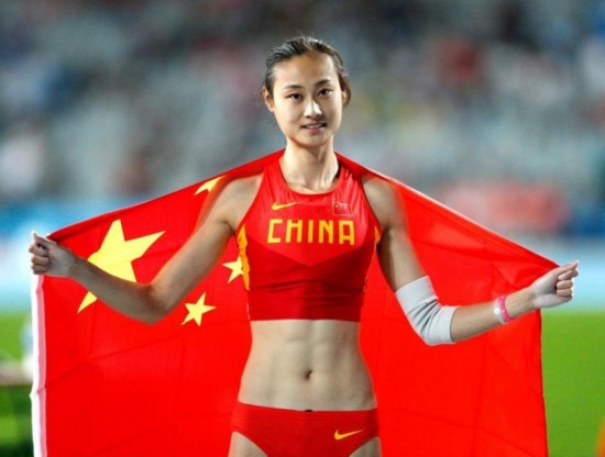 撑杆跳女神:李玲一笑倾城 德猛女爱客串模特