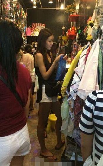 张子萱删微博疑与陈赫翻脸  杨一柳出狱 网友劝