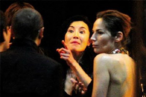 佘诗曼醉倒街头被揩油 明星喝多窘态百出(组图