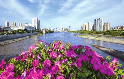 空气环境质量大改善 天蓝水碧绿拥金城兰州