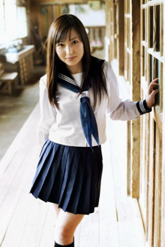 日本女生的校服。