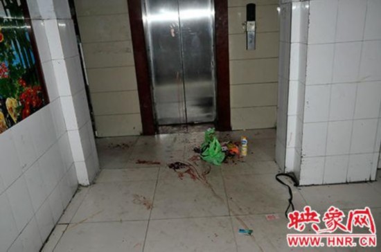 因孩子没钱养动杀机 杀人后擦刀吃水果