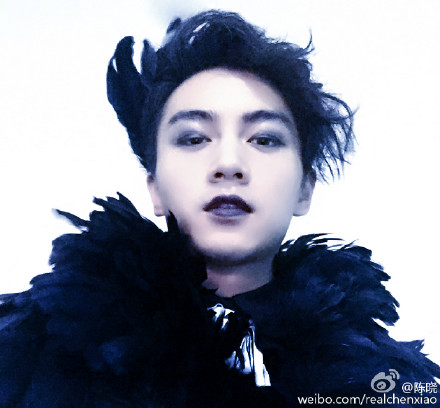 陈晓黄子韬吴亦凡 男星画眼线妖艳娘娘哒