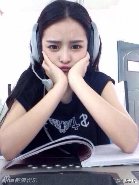 日本美女自拍大赛引围观 中日美女自拍照比美