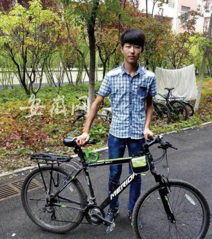 安庆小伙考上山东大学 6天骑行800公里到济南