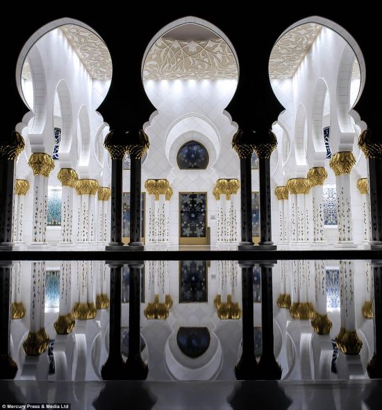 中东地区最大的清真寺:阿联酋扎耶德大清真寺