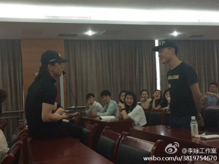 李咏登传媒大学讲台授课 哈文调侃课堂变节目现场【5】