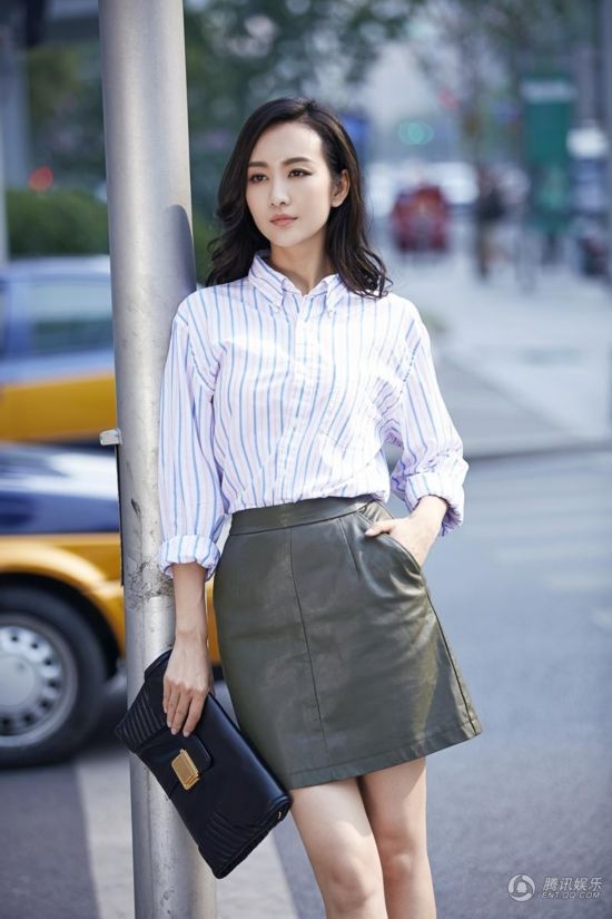 鸥率性街拍曝光 《伪装者》 女魔头 化身都市丽