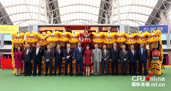 香港赛马新赛季开锣 全日投注总额创新高(组图