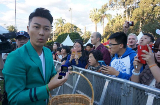 陈欢参加澳洲TVB嘉年华亚丽撞脸唐嫣