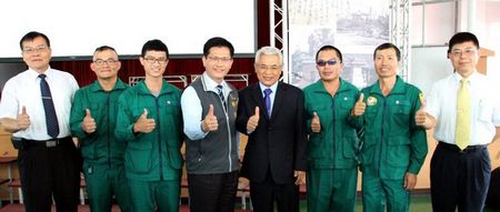 台灣“菜鳥郵差”使命必達促成跨海76年師生情