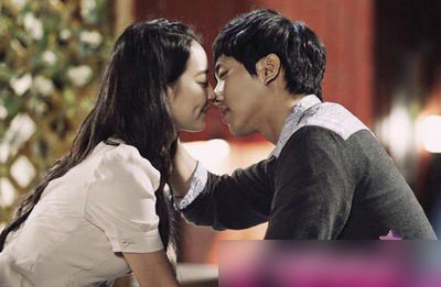 《花千骨》剧终赵丽颖霍建华醋吻被减高能吻戏