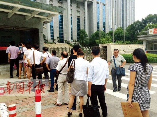 南宁部分法院登记立案排队 相关法院解释原因