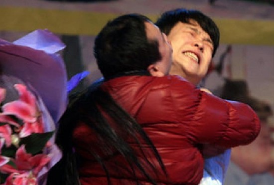 女观众强吻郭德纲 盘点那些逆天的粉丝们