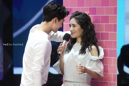 文章片场壁咚女演员演技爆棚 明星壁咚谁最让