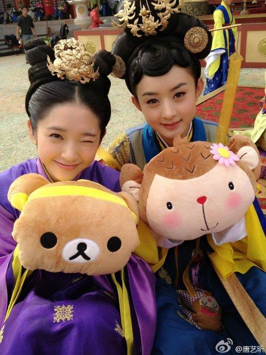 刘诗诗赵丽颖郑爽杨幂 新生代女星合影比美暗较量