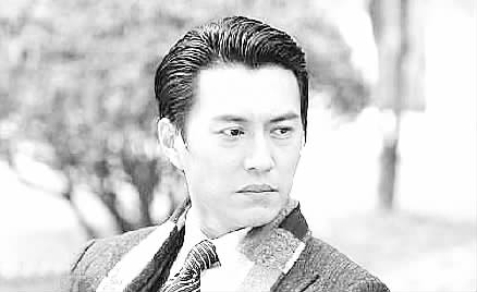 揭《伪装者》大哥明楼真实身份 靳东档案曝光