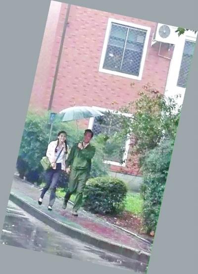 跑男3洛阳一天跑4场 邓超下泥潭先摘钻戒(图