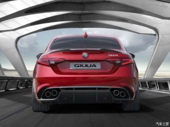 ŷ Giulia 2015 