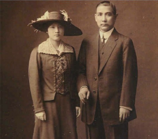 图说国母宋庆龄的一生 曾在话剧中扮演公主