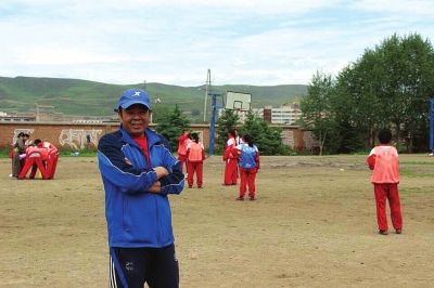 路明:扎根甘南追逐足球梦