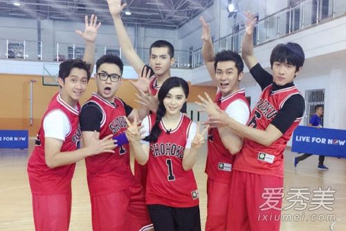 《挑战者联盟》开播 吴亦凡范爷组成新CP(组图