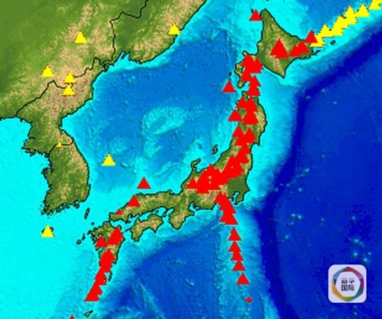 日本阿苏火山爆发 游客撤离航班取消(图)