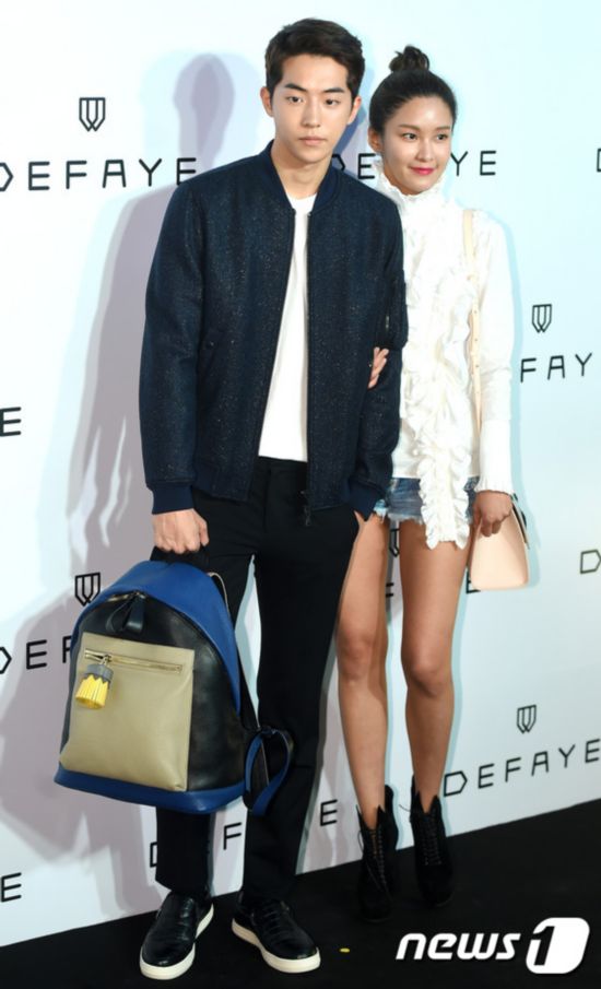 少女时代Tara同场比美 南柱赫黑衣现身酷帅