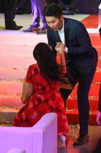 范冰冰916生日李晨零点送祝福 头靠在男友胸前